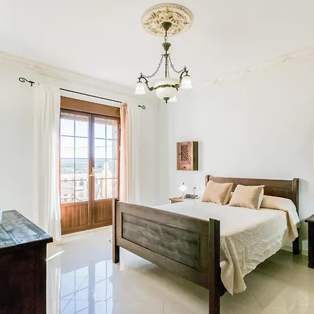 3 Bedroom Awesome In Holiday home