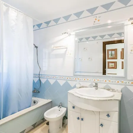 3 Bedroom Awesome In * Casariche
