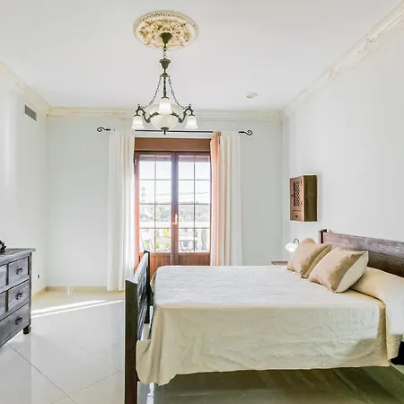 3 Bedroom Awesome In *
