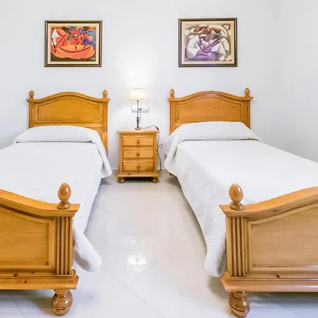 3 Bedroom Awesome In Holiday home