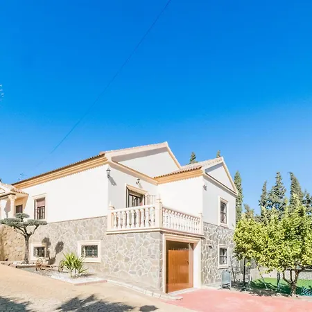 3 Bedroom Awesome In Casariche