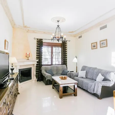 3 Bedroom Awesome In Holiday home