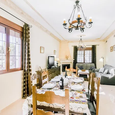 3 Bedroom Awesome In *