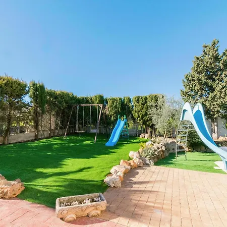 3 Bedroom Awesome In *